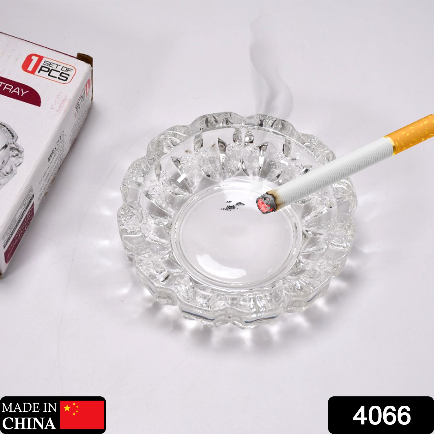 Round crystal ashtray for home or office. Round crystal ashtray for home or office.
